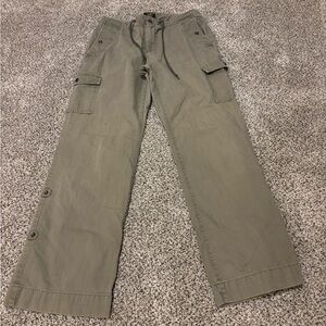 Women’s Eddie Bauer Olive Cargo Pants / wide leg / size 10